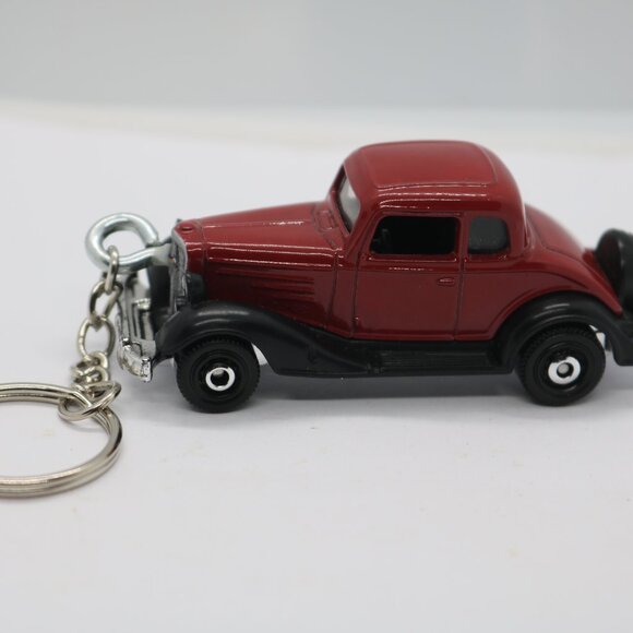 Matchbox 6/100 year 2021 1934 Chevy Master Coupe CUSTOM keychain W/card - Picture 2 of 5